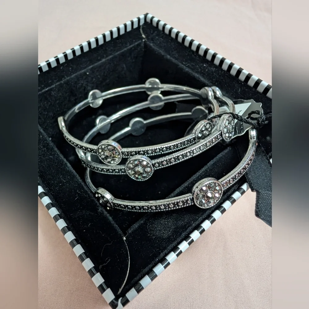 Bangles with Rhinestones - Picture 3 of 8